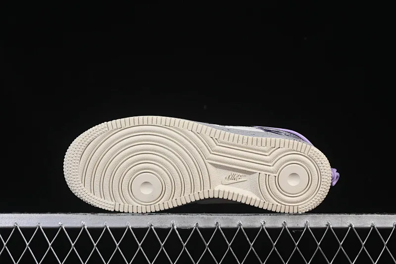 All categories Nk Air Force 1 Air Force series Nk Air Force 1 Low Air Force low-top Nike Air Force 1'07 Low "Pixel Cloud Tracking" Hand-painted graffiti Pixel cloud tracking Air Force 1 low-top casual sports sneakers CJ0304-106